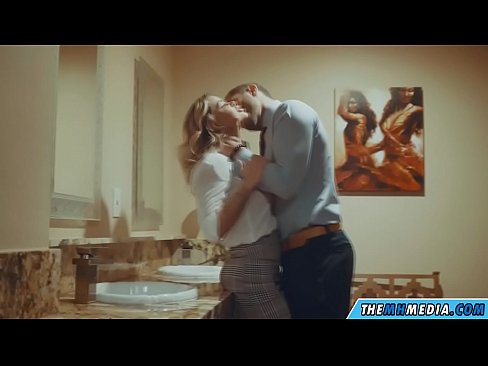 ❤️ Wanneer 'n rondborstige blondine jou in 'n openbare toilet verlei ️ Gehalte-seks by porn af.porn-mate.ru ❌️❤